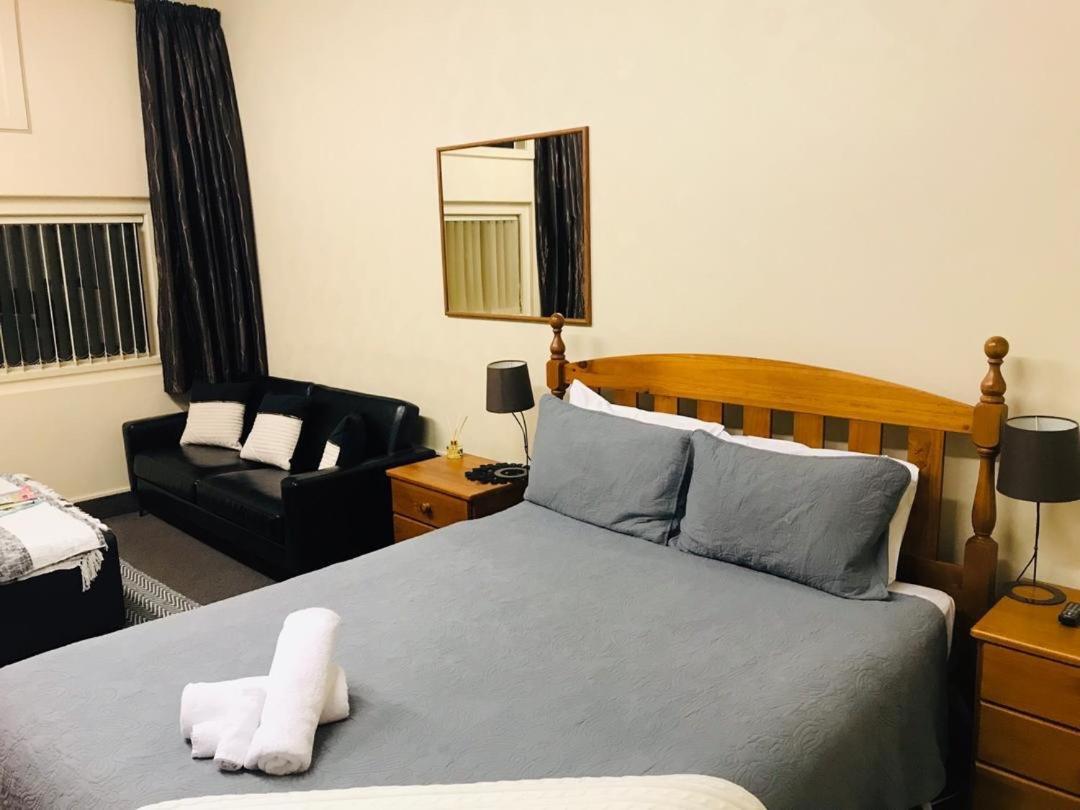 Otautau Hotel Eksteriør billede