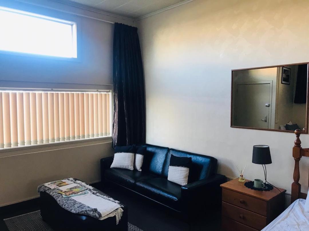 Otautau Hotel Eksteriør billede