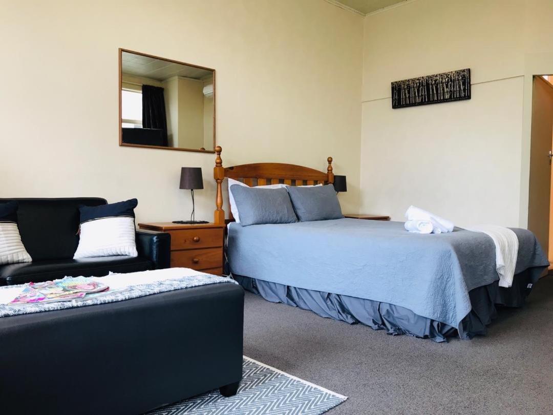 Otautau Hotel Eksteriør billede